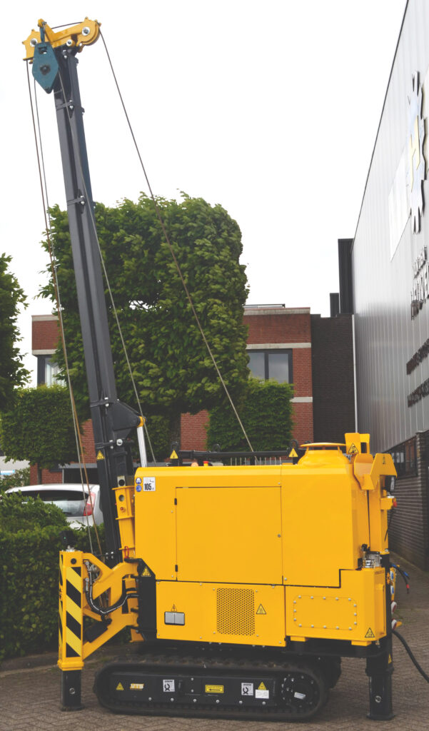 VDH-MPR-1200 naast loods