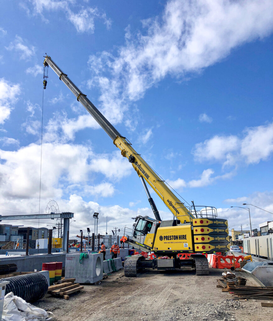 Sennebogen 673e op werkplaats