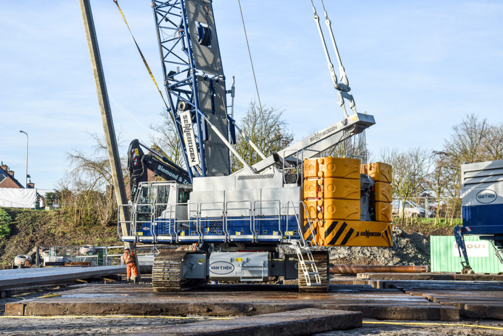 Sennebogen 6100e achterkant