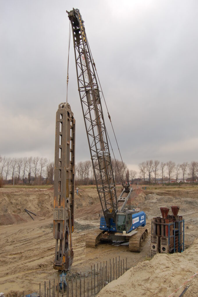 Sennebogen 670e auf Werkstatt