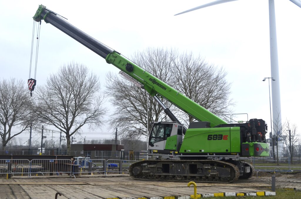 Sennebogen 683e op werkplaats