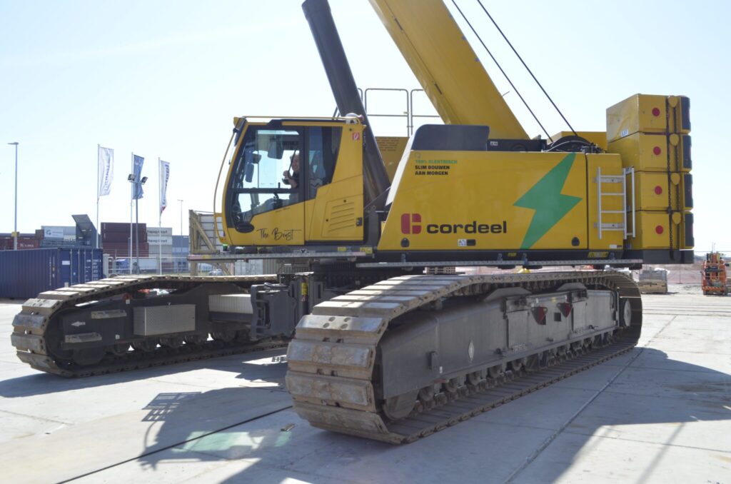 The Beast schuin voorkant