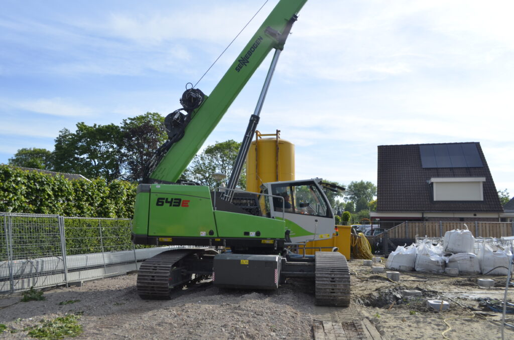 Sennebogen 643e op werkplaats