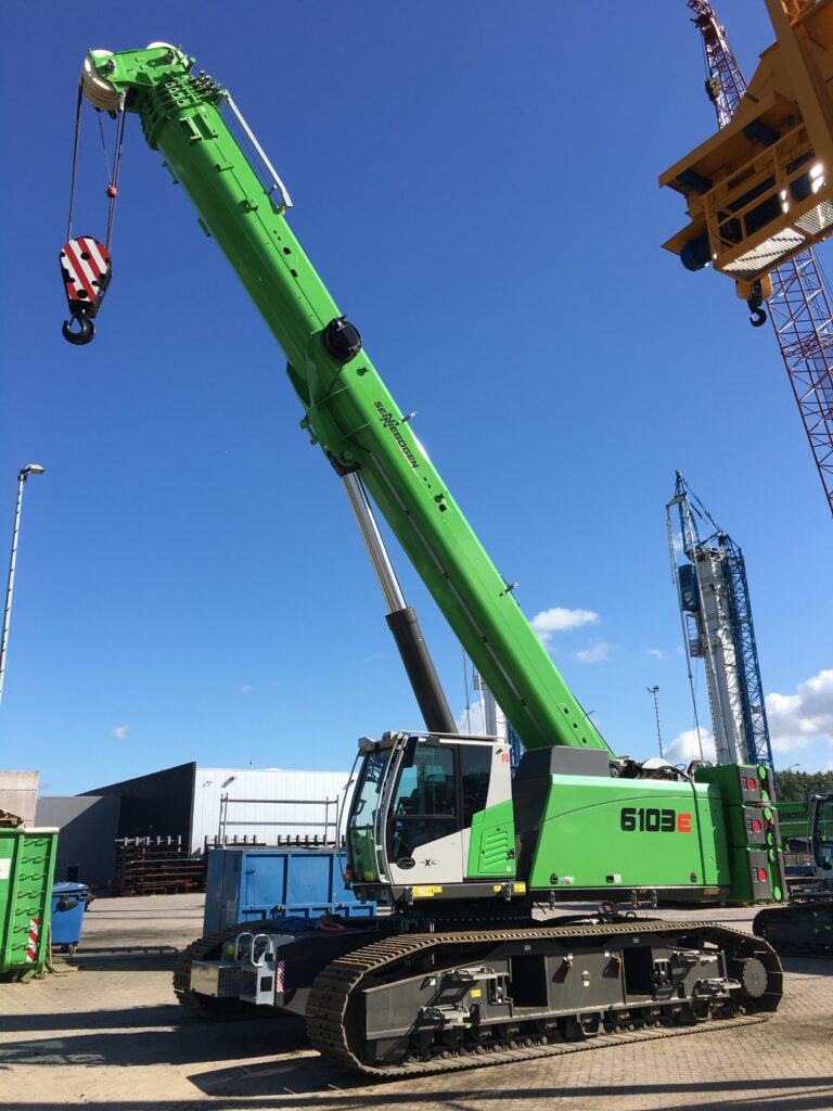 Sennebogen 6103e zijkant