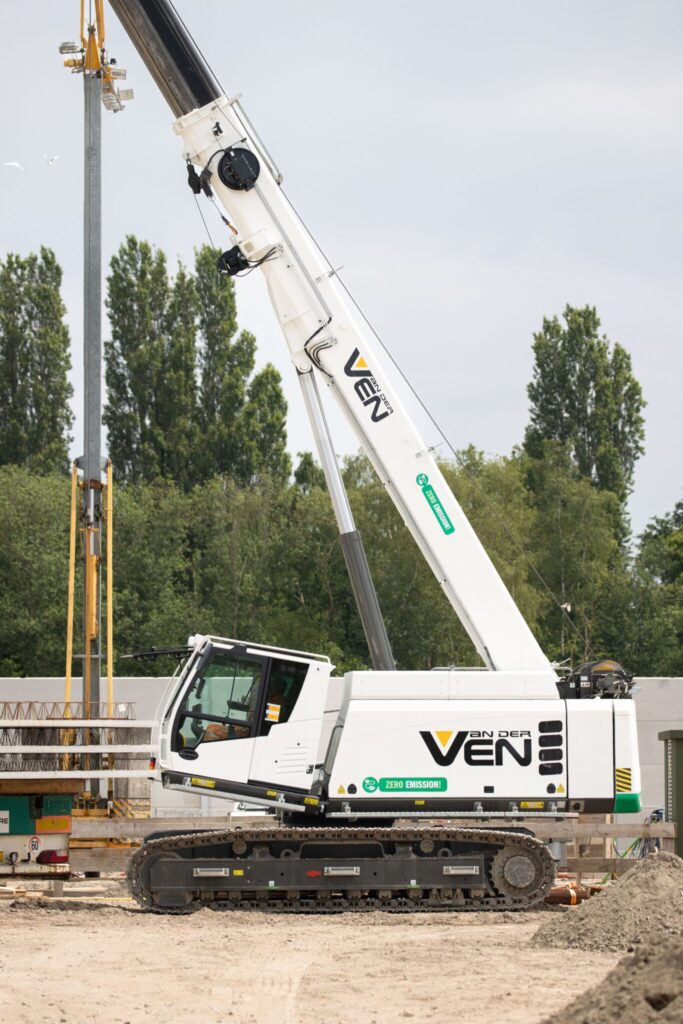 Elektrische Sennebogen zijkant