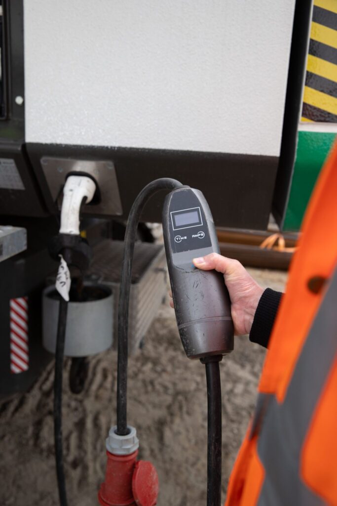 Elektrische Sennebogen controls