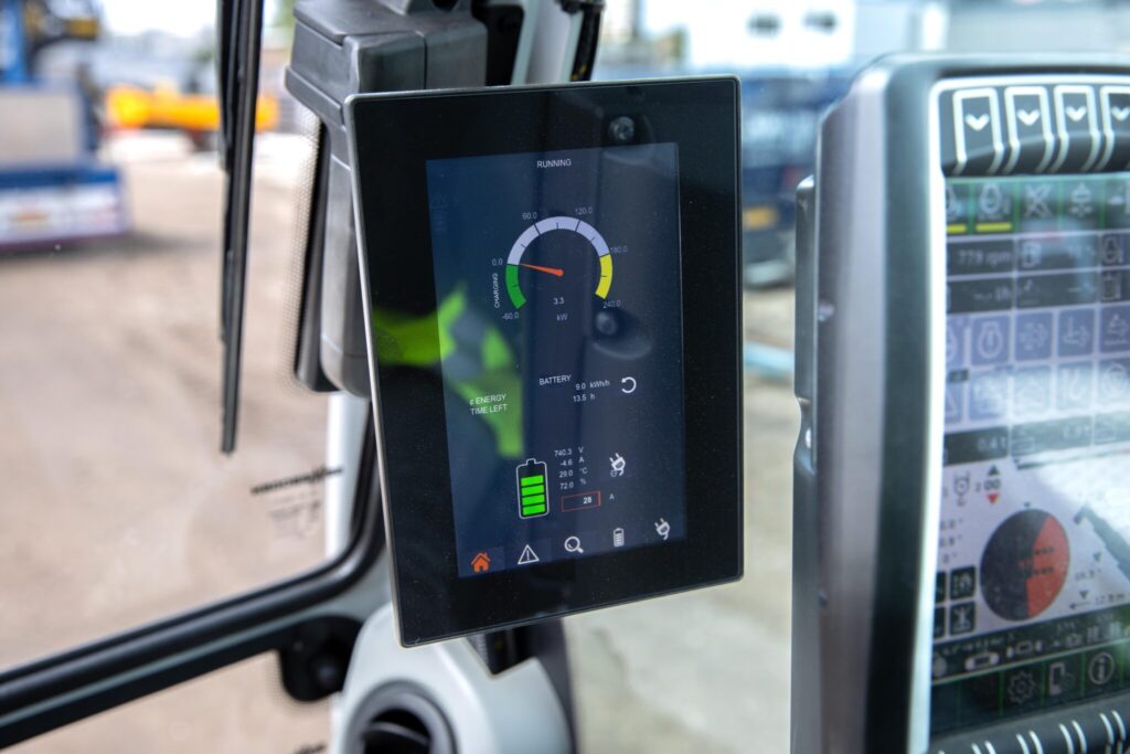 Sennebogen 653 controls