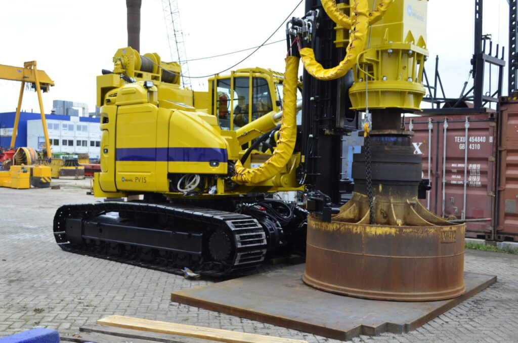 Rail piling rig PV15 close up