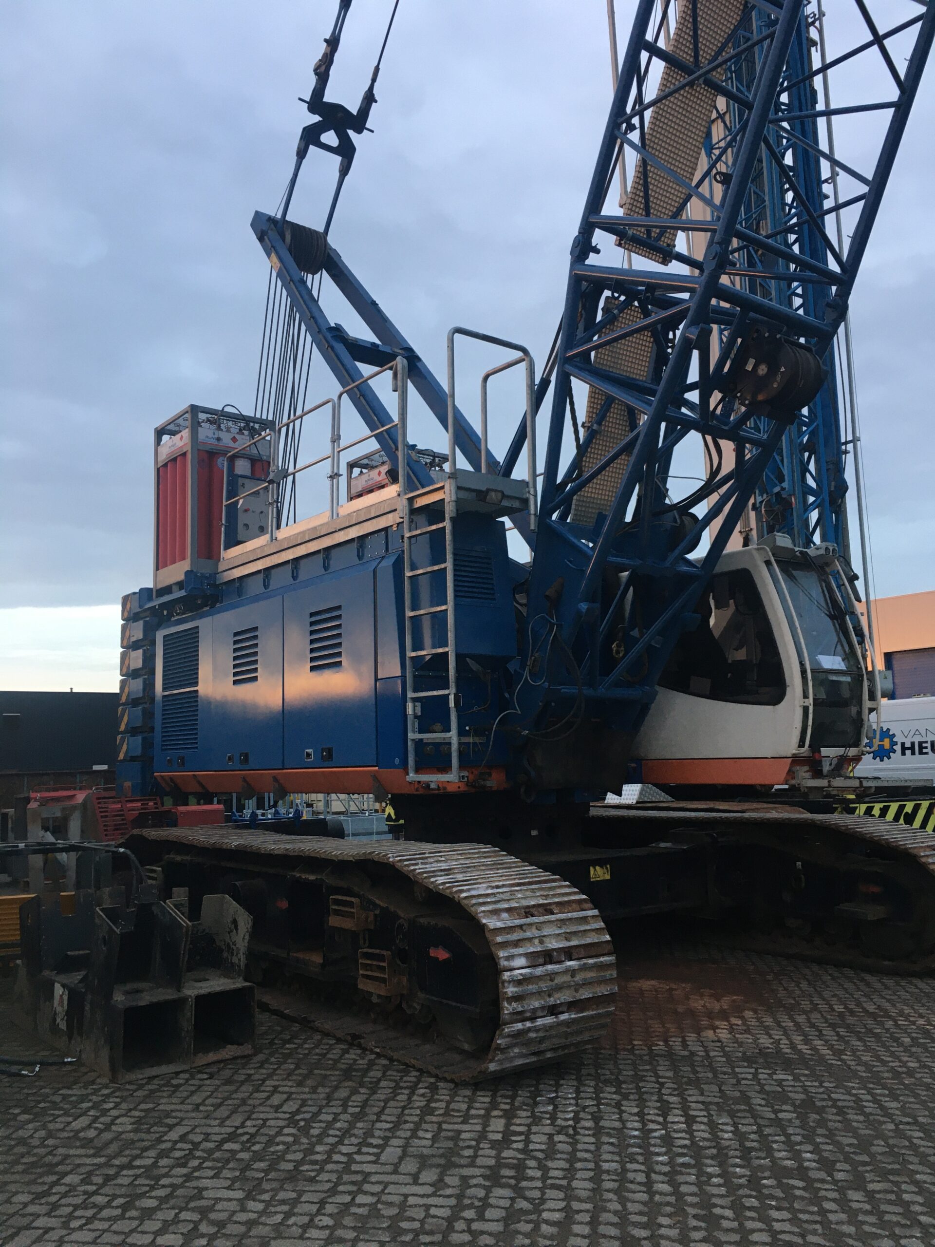 First hydrogen-powered foundation crane